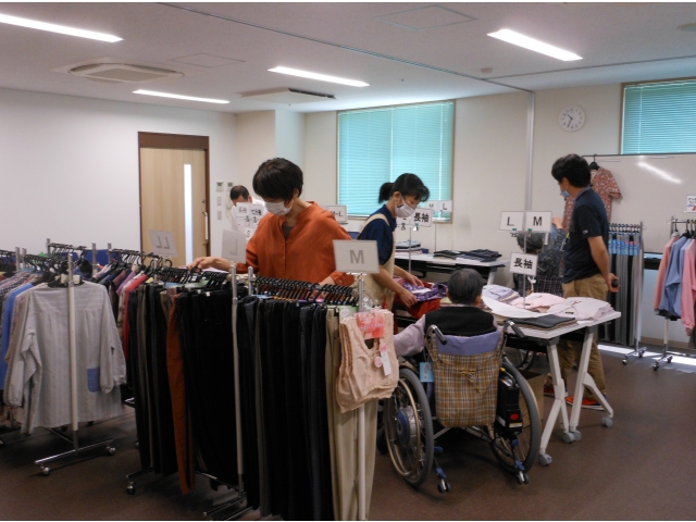 会議室で行いました