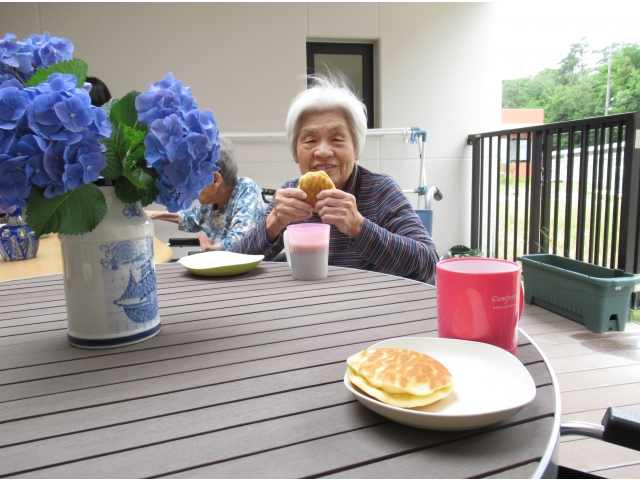 テラスと紫陽花と私　