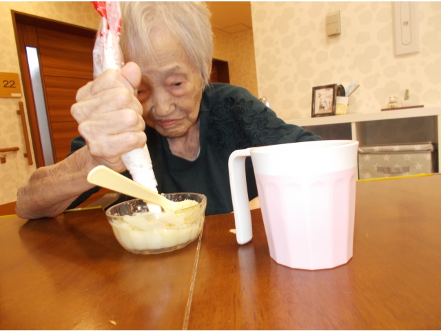 こんな風にギューっとねぇ。