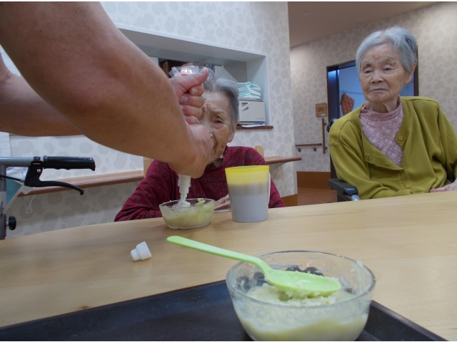 やってくださるの。沢山食べれないわ。