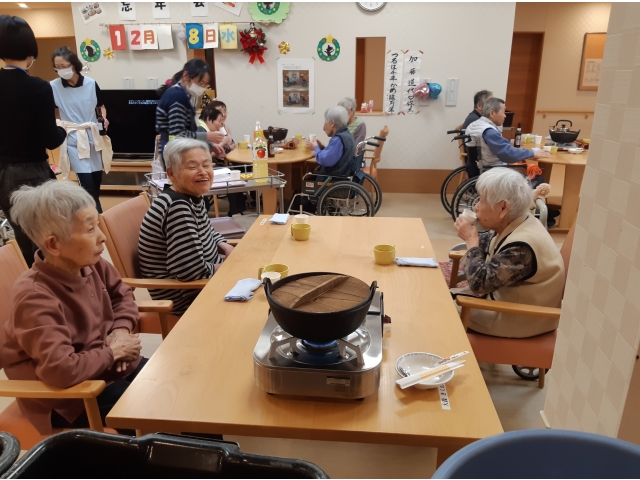 鍋が煮えるまで楽しみです。