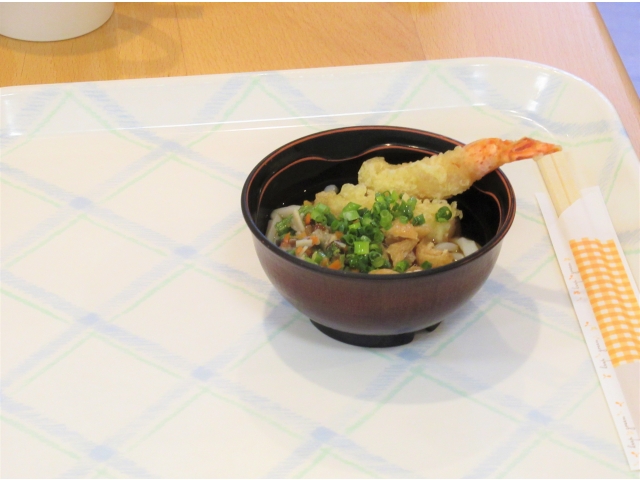 えび天うどんです。