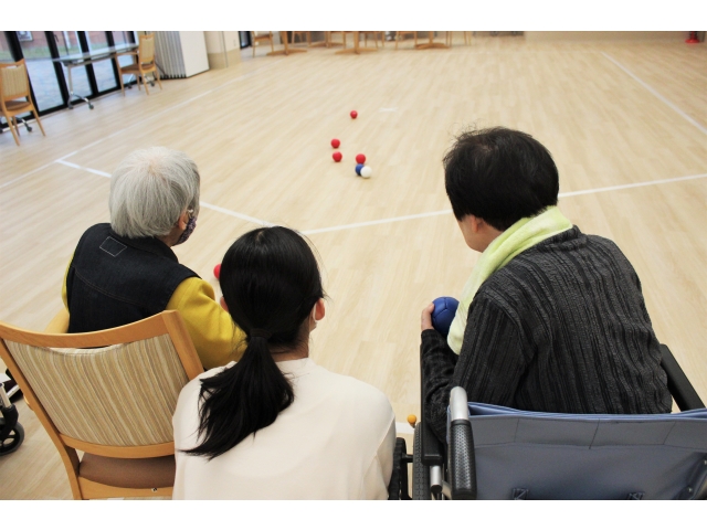 小声で作戦会議