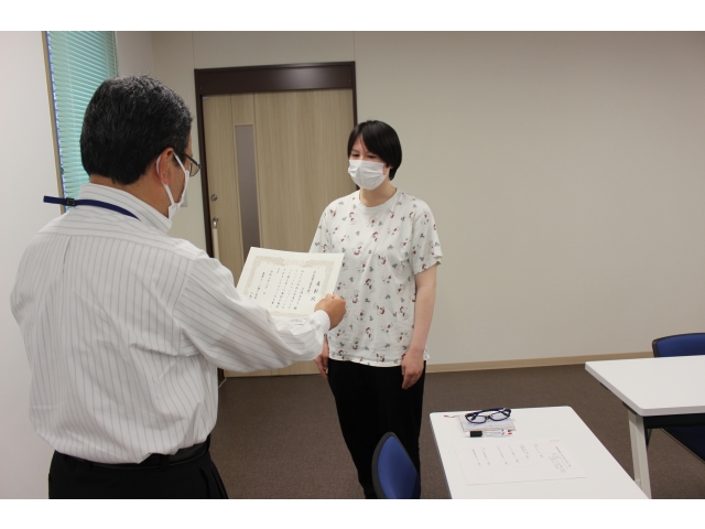 次長賞（最多賞）の片岡介護員
