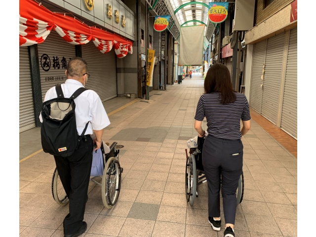 商店街の散策