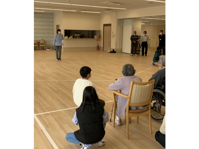 試合開始します。