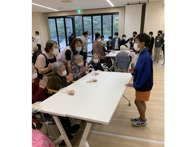 僕たちは桃太郎を披露します!
