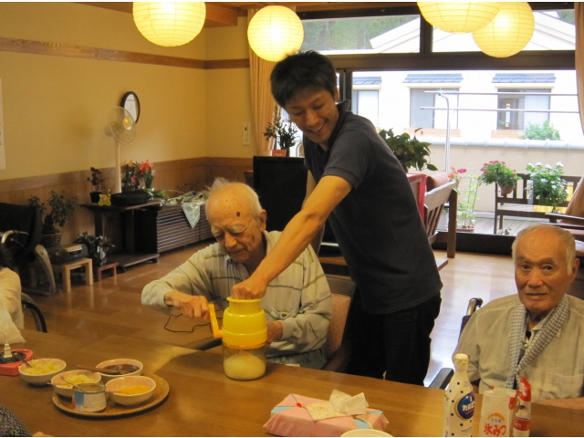 入居者様も体験。「こんな感じかな」