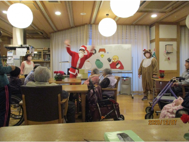 元気なサンタです