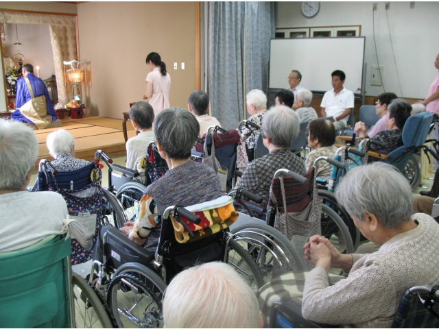 職員の焼香