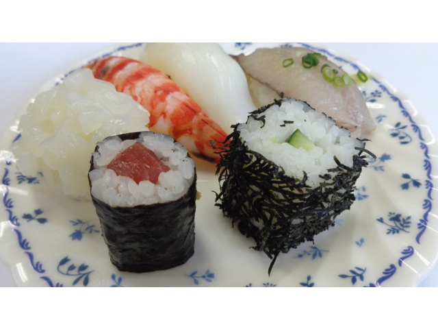 きざみ海苔かっぱ巻き