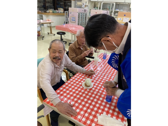 こぼさないようにビー玉落としましょう！