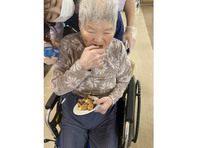 我慢できずに席に着く前に食べてしまいました☺