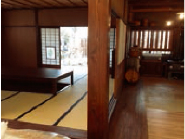 庭が見える居間