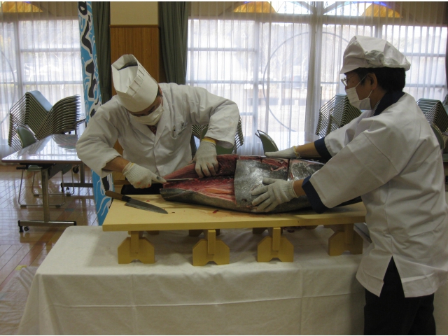 マグロ解体