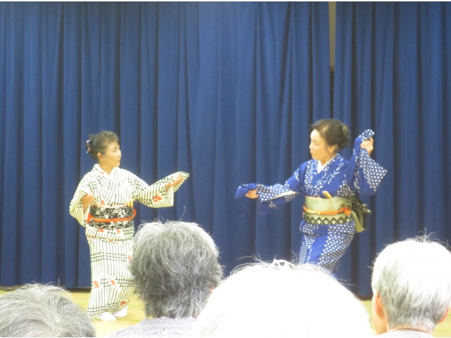 むらさき小唄
