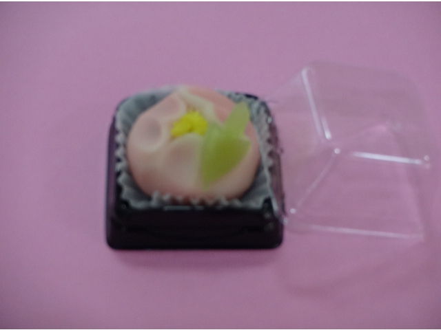 「牡丹」をかたどった練りきり