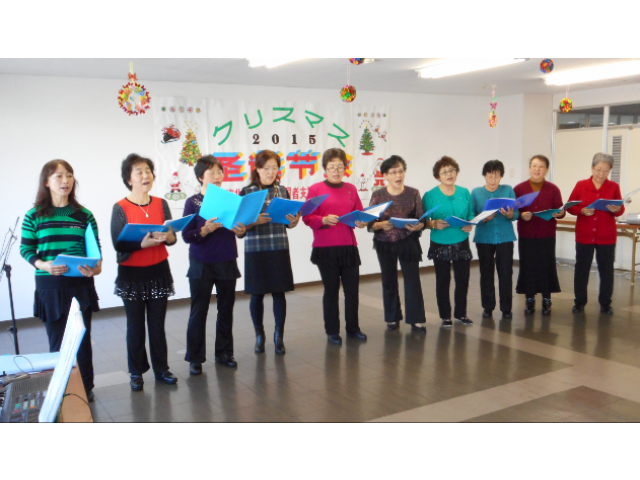 楽器演奏と歌の教室の皆さん