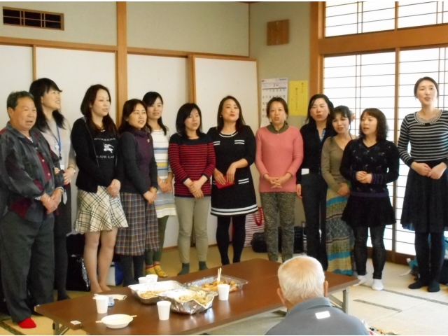 中国や日本の歌を合唱しました