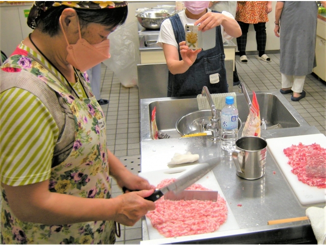 ブロック肉からのミンチ作り