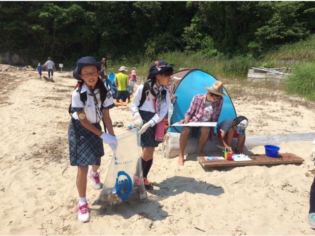 海岸のゴミ拾い