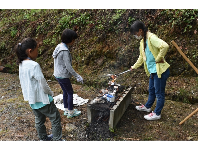 朝食はカートンドック。